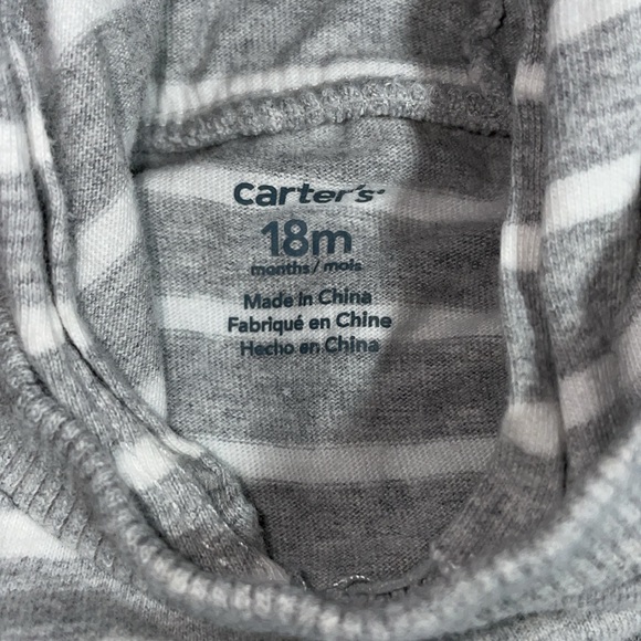 Carter’s boys’ size 18 months one-piece hooded summer outfit - Picture 2 of 6